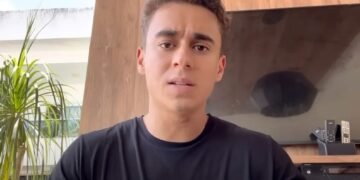 Nikolas Ferreira protesta contra condenação por homeschooling