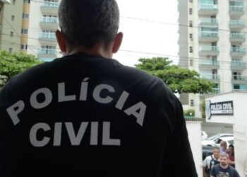 Polícia faz operação contra núcleo financeiro do Comando Vermelho