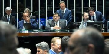 Dosimetria: Alcolumbre promulga lei que beneficia condenados pelo 8/1