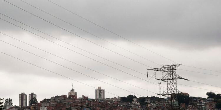 Fim de semana será de temporal no Sudeste e chuva intensa no Norte