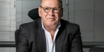 Ministério Público formaliza denúncia contra executivos da Ultrafarma