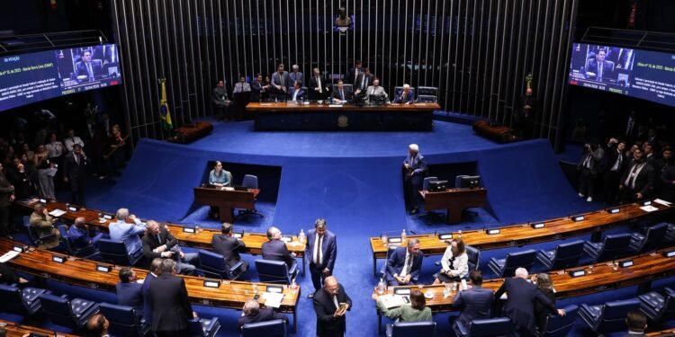 Alcolumbre trava tramitação da PEC do fim da 6×1 no Senado