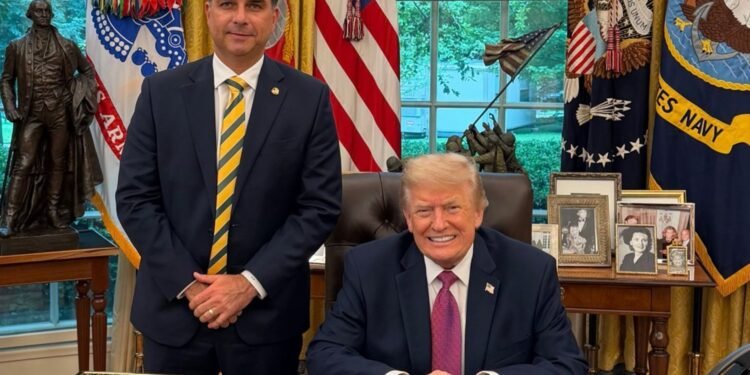 Flávio Bolsonaro pede que EUA não tarife o Brasil: “Respeito”