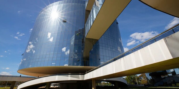 MPF pede anulação de nova licença de pré-sal e cita risco climático