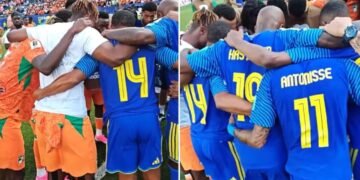 Eliminados da Copa, jogadores de Curaçao oram com a Costa do Marfim após jogo