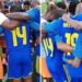 Eliminados da Copa, jogadores de Curaçao oram com a Costa do Marfim após jogo