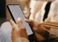 App YouVersion enfrenta críticas após disponibilizar versão polêmica da Bíblia