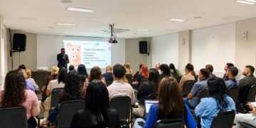 Curso sobre gestão e fiscalização de contratos administrativos é ministrado aos servidores do Iperon