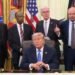 Comissão da Casa Branca para a Liberdade Religiosa entrega relatório a Trump sobre as crescentes ameaças à fé
