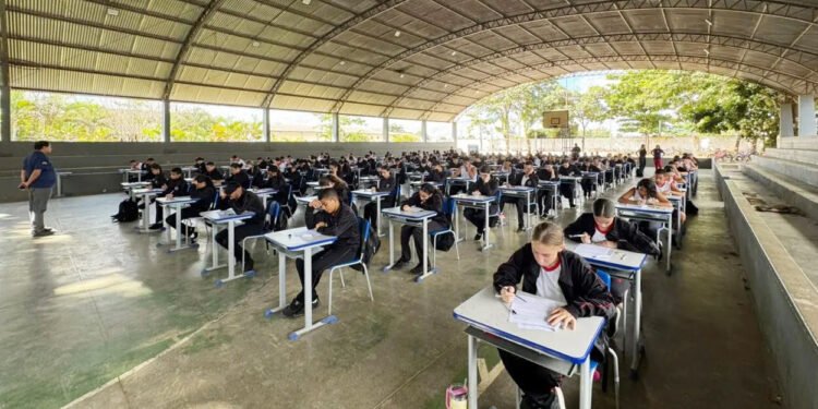 Programa Avança Rondônia avalia proficiência de estudantes dos 8º anos em escolas da região de Vilhena