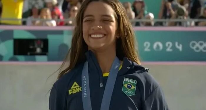 Rayssa Leal, skatista que sempre se declarou cristã, assume namoro com influenciadora
