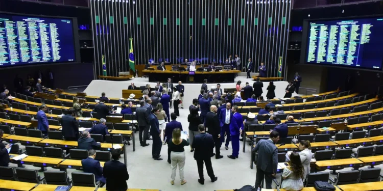 Câmara aprova PEC que amplia imunidade tributária para entidades religiosas