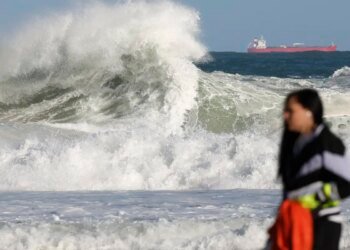 Rio entra em alerta para ressaca e ondas de até 2,5 metros