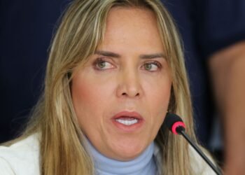 Governadora do DF recebe alta após apresentar quadro de pneumotórax