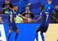 Depois de chuva e pausa, França de Mbappé não dá chances ao Iraque
