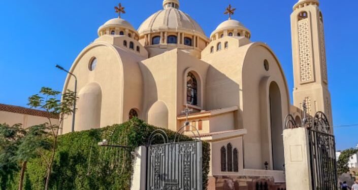 Cristãos celebram legalização de 191 igrejas e edifícios no Egito