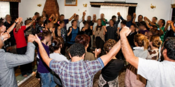 Irã registra fechamento de 50 mil mesquitas enquanto cristianismo cresce