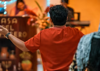 Cartéis e autoridades indígenas alimentam abusos contra a liberdade religiosa no México, diz relatório