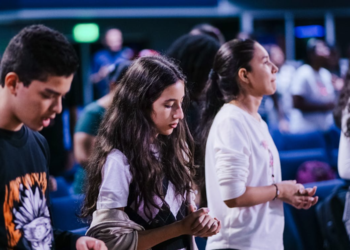 Frequentar a igreja está associada a uma melhor saúde mental