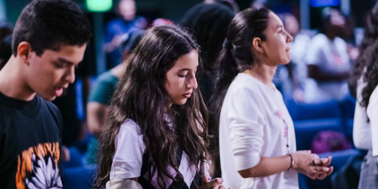 Frequentar a igreja está associada a uma melhor saúde mental