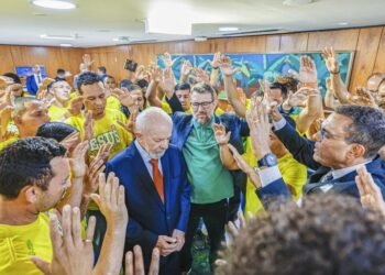 Eleições 2026: PT critica uso eleitoral da religião em carta direcionada aos evangélicos