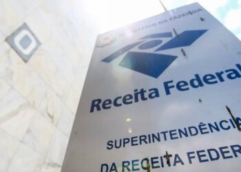 Receita paga lote especial de restituição automática em julho