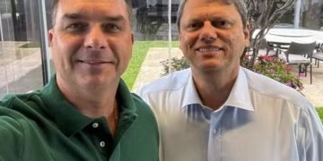 Perfis anônimos investem mais de R$ 1 milhão em ataques políticos