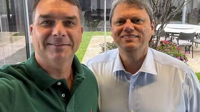Perfis anônimos investem mais de R$ 1 milhão em ataques políticos