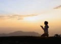 Como ver beleza na dor: um devocional cristão inspirador