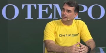 Flávio Bolsonaro promete indicar conservador ao STF se for eleito