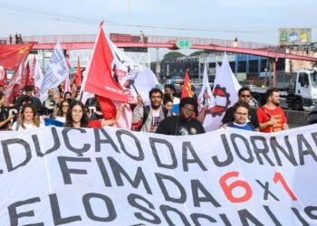 Ato no Rio abre dia nacional para pressionar Senado pelo fim da 6×1