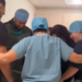 Equipe médica ora por pacientes antes das cirurgias: “Que sejamos instrumentos de cura”