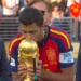 “Sou cristão e há alguém lá em cima me ajudando”, diz Rodri após vencer Copa do Mundo
