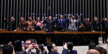 Câmara dos Deputados homenageia os 49 anos da Igreja Universal