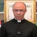 Padre excomungado contesta Vaticano e continua missas no DF