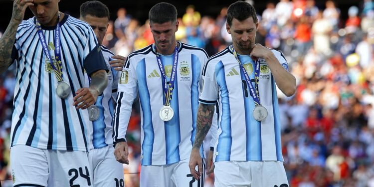 Brasileira na Argentina enfrenta ameaças após celebrar derrota