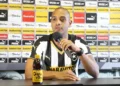 Ex-jogador do Botafogo é vítima de ventania no Rio de Janeiro