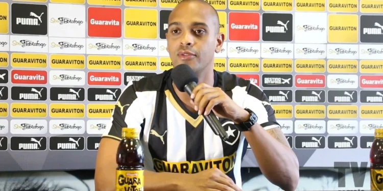 Ex-jogador do Botafogo é vítima de ventania no Rio de Janeiro