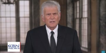 “Se você não conhece a Palavra, vai sucumbir aos ataques do diabo”, alerta Franklin Graham