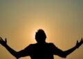 Como ouvir a voz de Deus? Pastor ensina 4 passos para discerni-la