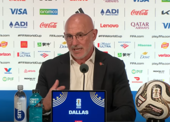 Na Copa, técnico da Espanha fala sobre relacionamento com Deus: “Oro todos os dias”