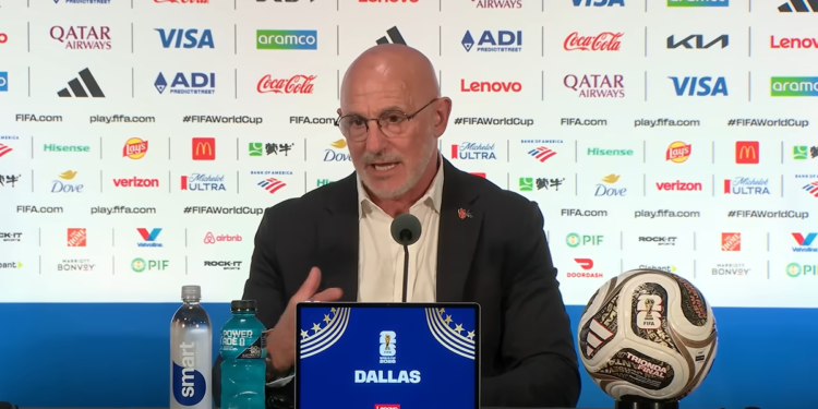 Na Copa, técnico da Espanha fala sobre relacionamento com Deus: “Oro todos os dias”