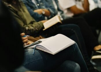 Quase metade dos cristãos nos EUA diz confiar na IA para apoiar seu crescimento espiritual