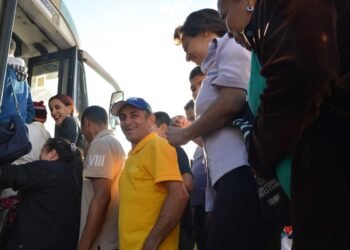 Rodoviários do Rio decidem suspender greve e ônibus voltam a circular