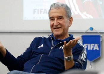 Parreira apresenta melhora e pode deixar UTI até o final de semana