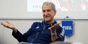 Parreira apresenta melhora e pode deixar UTI até o final de semana