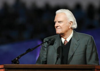 Billy Graham define Deus: “Apesar do pecado e rebeldia, Ele nos ama”