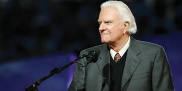 Billy Graham define Deus: “Apesar do pecado e rebeldia, Ele nos ama”
