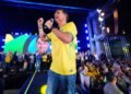 Flávio Bolsonaro se encontra com influenciadores