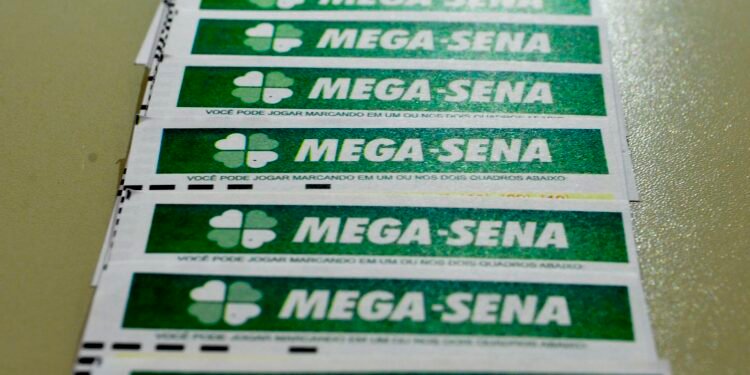 Veja os números da mega-sena sorteados neste sábado (4)